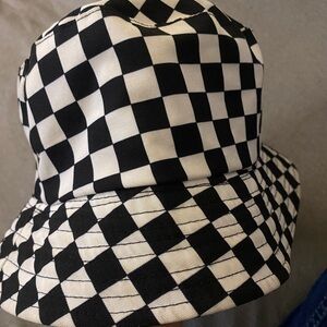 Checker bucket hat